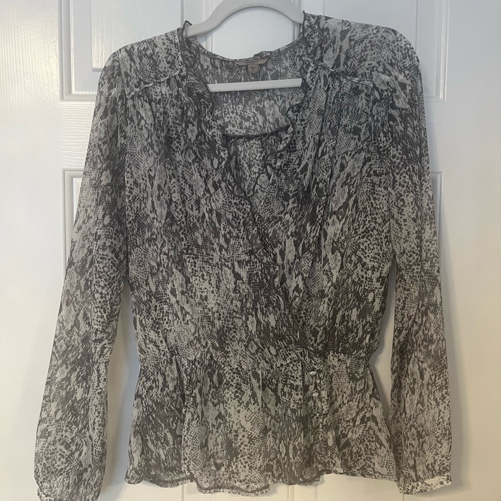 Guess two-toned grey patterned blouse